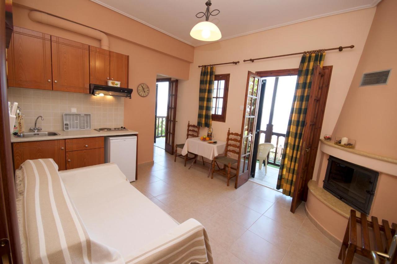 Alkmini Hotel Agios Dimitrios  Exterior photo